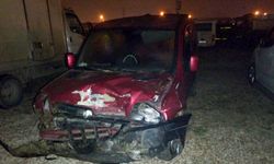 Bursa'da hafif ticari araç şarampole devrildi: 3 yaralı