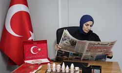 Depremde kaybettiği babasının gazetesini çıkarıyor