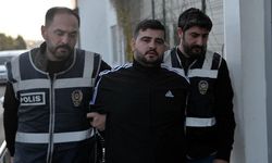 Adana'da bir şüpheli, polisi görünce pencereden atladı