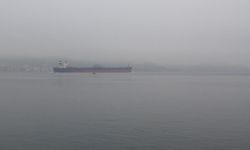 Çanakkale Boğazı'nda yoğun sis: Transit gemi geçişlerine kapatıldı