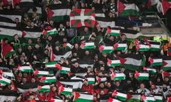 Celtic taraftarları, Filistin bayrağını Avrupa'da dalgalandırıyor