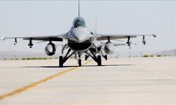 Danimarka, Ukrayna'ya göndereceği F-16 savaş uçaklarının teslimatının ertelendiğini açıkladı