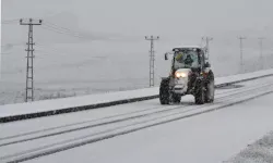 Muş’ta kar yağışı nedeniyle 102 yerleşim yeri ulaşıma kapandı