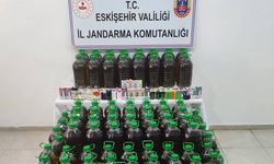 Eskişehir'de ürettikleri yüzlerce litre sahte zeytinyağını piyasaya sürdüler