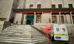 Fatih Camisi'nde 2 kişiyi bıçakla yaralayan Ömer Salgın tutuklandı