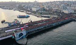 Yeni yılın ilk gününde binlerce kişi şehitler ve Filistin'e destek yürüyüşünde buluştu