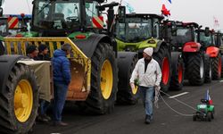 İspanyol çiftçiler, traktörleriyle Fransa sınırında eylem yaptı