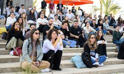 İsrail'de üniversiteler eğitime yeniden başladı