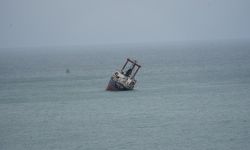 İstanbul'da kargo gemisi konteyner gemisine çarptı