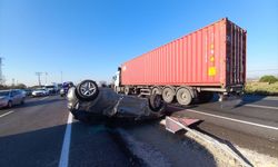 Manisa'da otomobilin tıra çarpması sonucu 7 kişi yaralandı