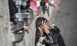Gazze'de 2 çocuk daha açlıktan öldü