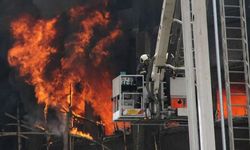 Hindistan'da boya fabrikasında yangın: 11 ölü