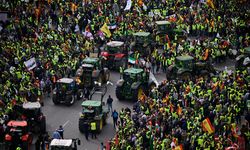 İspanyol çiftçiler Madrid'de hayatı durdurdu