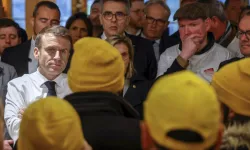 Fransa'da çiftçiler, Macron'un katılacağı tarım fuarını bastı