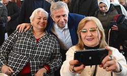 Ankara Büyükşehir Belediye Başkanı Mansur Yavaş ev hanımlarıyla bir araya geldi
