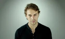 Metin Akdülger kimdir?