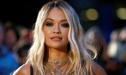 Rita Ora, üstsüz Instagram paylaşımlarıyla gündem oldu