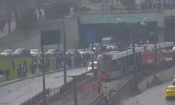 İstanbul Topkapı'da tramvayın çarptığı kişi hayatını kaybetti
