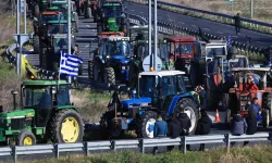 Yunanistan'da çiftçiler yol kapatma eylemi yaptı
