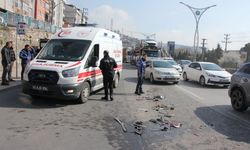 Kocaeli'de 7 aracın karıştığı zincirleme trafik kazasında 5 kişi yaralandı