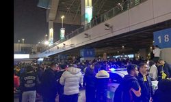 Fenerbahçe taraftarları havalimanına akın etti