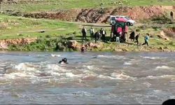 Şanlıurfa'da sel sularına kapılan 3 kadın kurtarıldı, 1 çocuk kayıp