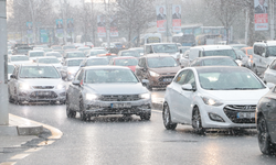 Ankara'da sabah saatlerinde kar etkili oldu