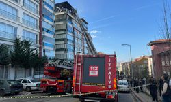 Ankara Pursaklar'da 8 katlı binanın çatı katında çıkan yangın kontrol atına alındı
