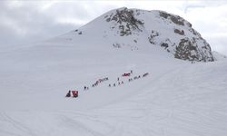 Hakkari'de kar kalınlığı 170 santimetreye ulaştı