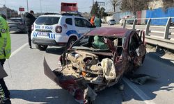 Kaza yapan araçtan düşen kişi, otomobilin çarpması sonucu öldü