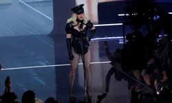 Madonna tekerlekli sandalyedeki hayranına bağırdı