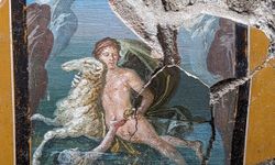 Pompeii’de 2000 yıllık renkleri çok az zarar görmüş duvar resmi bulundu