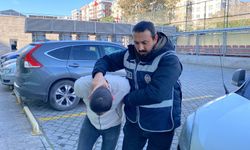 Samsun’da iş arkadaşına bıçak çekip, patronunun 15 bin TL'sini gasbeden kurye tutuklandı