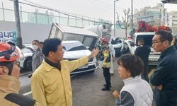 Güney Kore'de 13 aracın karıştığı zincirleme kazada 17 kişi yaralandı