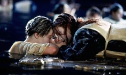 Titanik filminde Rose'u kurtaran kapı 718 bin dolara satıldı