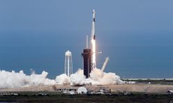 SpaceX, uzaya 22 Starlink uydusu fırlattı