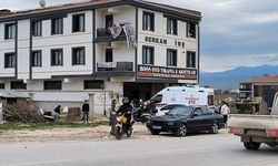 Baba ile 2 oğlu, iş yerlerinden malzeme çaldığını öne sürdükleri işçilerini darbedip, tabancayla vurdu