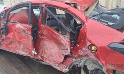 Sancaktepe’de otomobil, park halindeki araca çarptı: 1 ölü, 3 yaralı