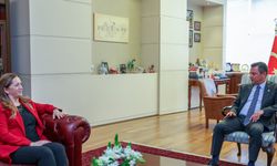 Özgür Özel, DİSK Genel Başkanı Arzu Çerkezoğlu ile görüştü