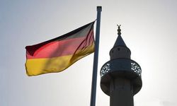 Almanya'da muhalefet partisi, Müslümanların tepkisini çeken taslak maddesini değiştirdi