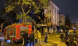 Ankara’da bakkal dükkanında başlayan yangın, üst kattaki dairelere sıçradı