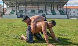 Antalya'daki başpehlivanlar, yağlı güreş sezonu öncesi antrenmanları sıklaştırdı