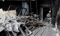 Beşiktaş'ta eğlence kulübünün bulunduğu binanın 3 kolonunda hasar tespit edildi