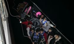 Bodrum açıklarında lastik botta 23 kaçak göçmen yakalandı