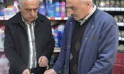 Bursa’da ‘zimem defteri’ geleneği: Muhtar, bakkalın veresiye defterindeki borçları ödedi