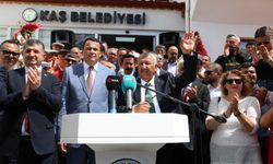 CHP'li başkan Erol Demirhan, mazbata töreninin dönüşünde kaza geçirdi