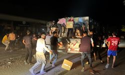 Gazze'nin kuzeyine kısıtlı sayıda insani yardım taşıyan kamyonlar giriş yaptı