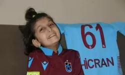 Trabzonspor'un forma tanıtımında yer alan lösemi hastası Hicran, hayatını kaybetti
