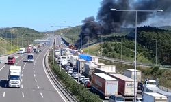 Kuzey Marmara Otoyolu'nda seyir halindeki TIR'ın dorsesi  yandı