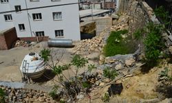 Mardin'de üzerine istinat duvarı çöken ev, tahliye edildi